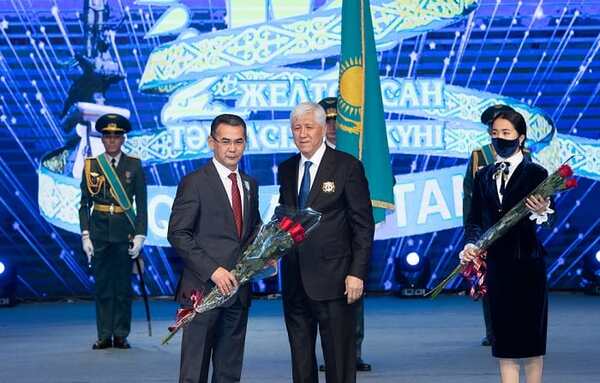Тәуелсіздік мейрамы: Құрмет пен марапат жауған күн