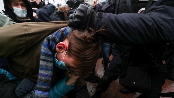 Ресейдегі митинг: Екі мыңға жуық адам ұсталды