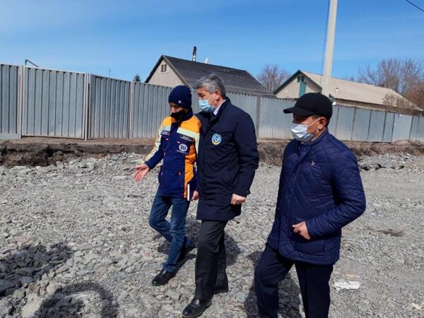 Әкім қаладағы жол жөндеу жұмыстарын тексерді