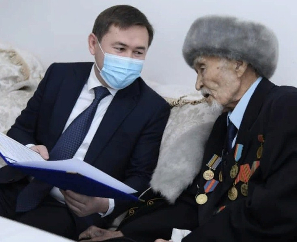 Шымкентте ардагерлерге 1 миллион теңгеден берілді  