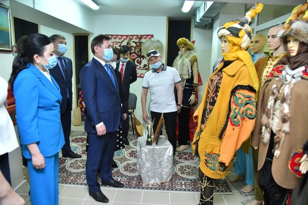 МҰРАТ ӘЙТЕНОВ ПЕДАГОГИКАЛЫҚ УНИВЕРСИТЕТІНІҢ ЖҰМЫСЫМЕН ТАНЫСТЫ