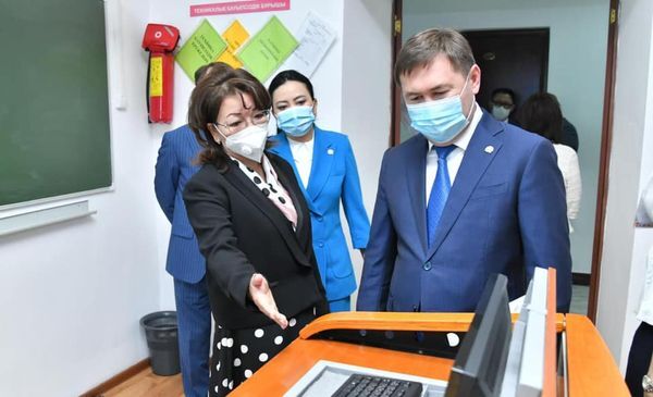 МУРАТ АЙТЕНОВ ОЗНАКОМИЛСЯ С РАБОТОЙ ПЕДАГОГИЧЕСКОГО УНИВЕРСИТЕТА