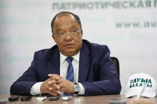 Президенттікке үміткер болған Рахымбаев министрдің кеңесшісі болды