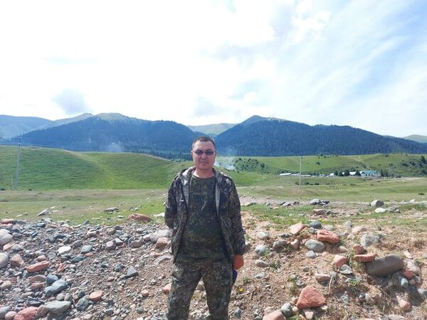 "Тілдің қамын жеген ақындарды көшіріп жіберу керек"
