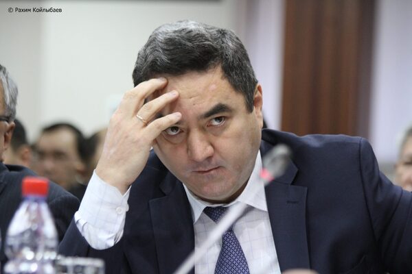 Таубаев сотталды, бос жатқан Досмұхамбетов не істейді?