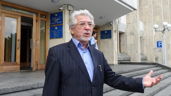«Назарбаевтар иемденіп алған жерді халыққа қайтарам» – Хасен Қожахмет президент сайлауына қатыспақ