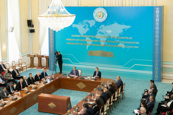 Шетелдік дипломаттар сайлауға дайындық барысымен танысты