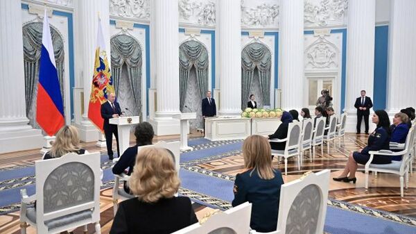 Путин қазақстандықтарды марапаттап жатыр 