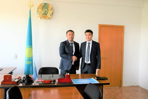 Ауыл әкімдеріне қызметтік куәлік табысталды