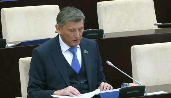 Корректировки ценностей казахстанцев потребовал депутат