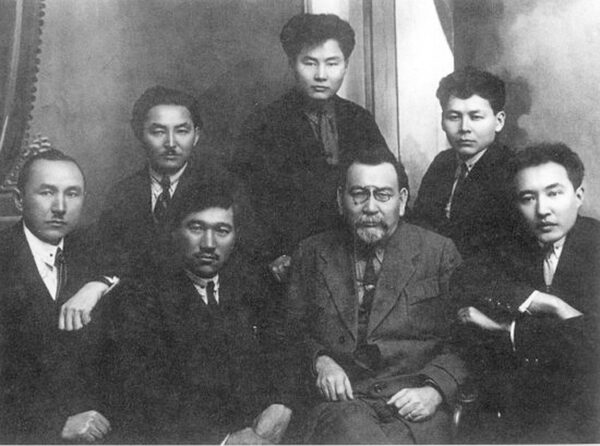Ашаршылық кезіндегі Алаш арыстарының күресі
