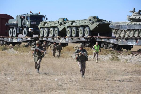 Жолдарда әскери техника көбейеді. Қорғаныс министрлігі себебін түсіндірді