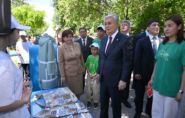 Тоқаев «Jas Galym. Science Quest» фестиваліне қатысушы балалармен жүздесті