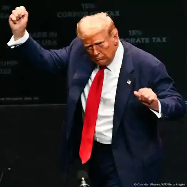 Трамп шығарған криптовалюта қымбаттап жатыр