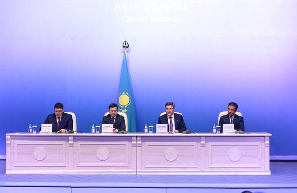 Премьер-министр Нұрлан Ұранхаевқа алғыс айтып, жаңа әкім Берік Уәлиді таныстырды