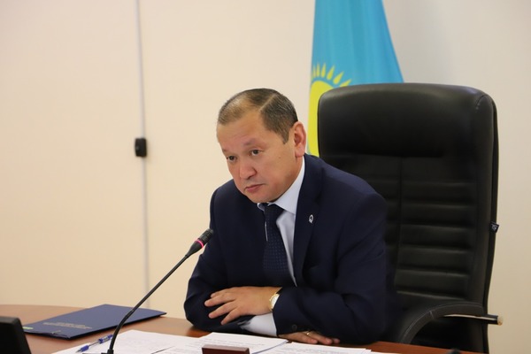 Министр Нұрымбетов мүгедек аналарды әуре-сарсаңға салып отыр