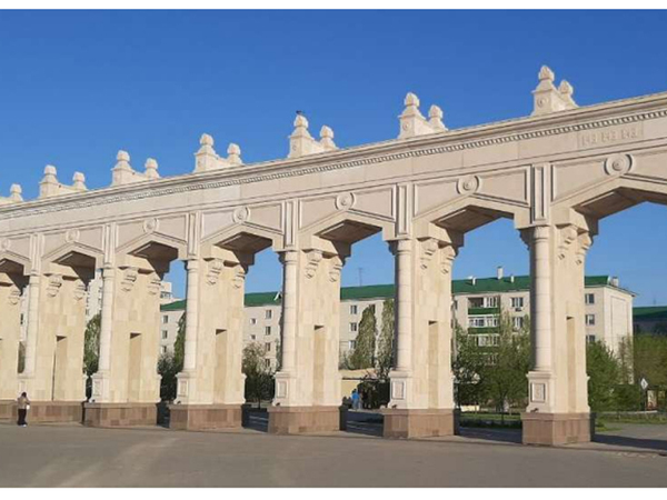 Оралдағы Тұңғыш Президент алаңы жалға берілген бе?