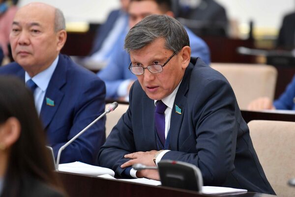 Сенатор педофилдерді ату керек деп мәлімдеді