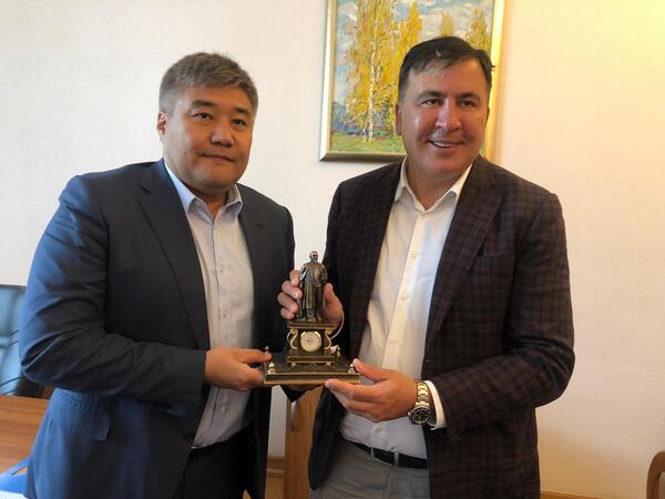 Саакашвили енді Кәлетаевпен кездесті