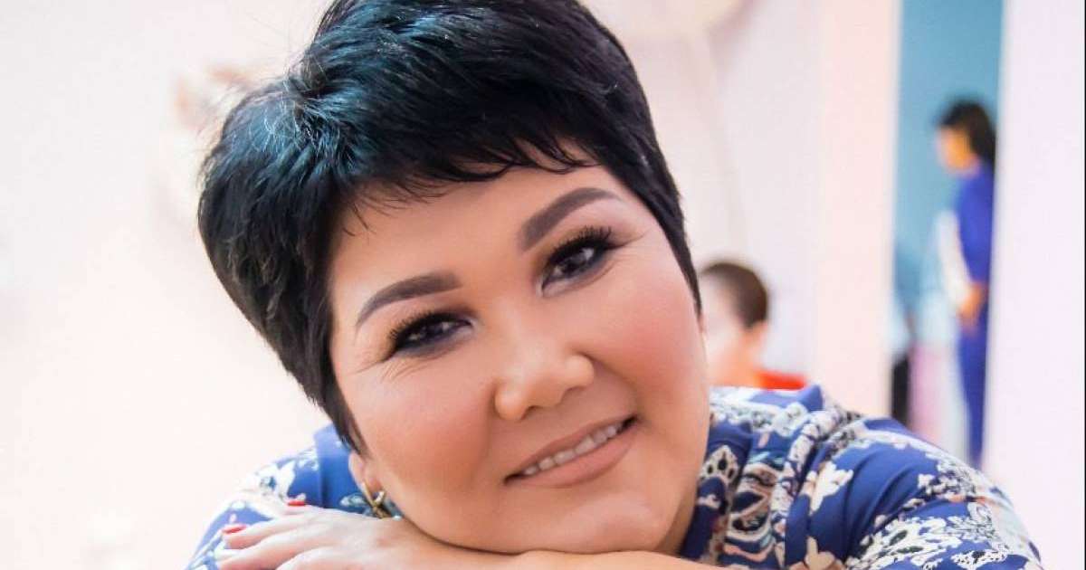 Фотосуретте емізік үлкен.