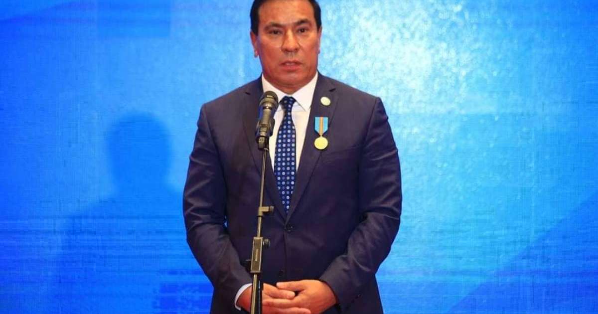 Менің әпкем душта өзін құлыптауды ұмытып кетті