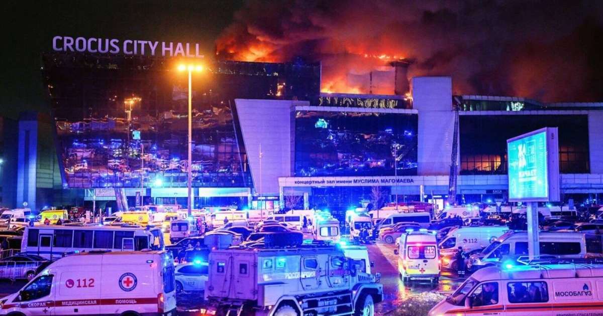 Артқы жағында тұрған жыныстық позиция Трусикидегі көрші