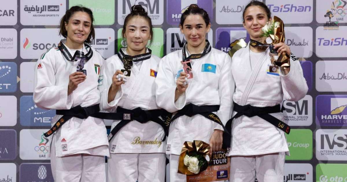 Порнодағы аққу Жыныстық сиқырлы құбыжықтар