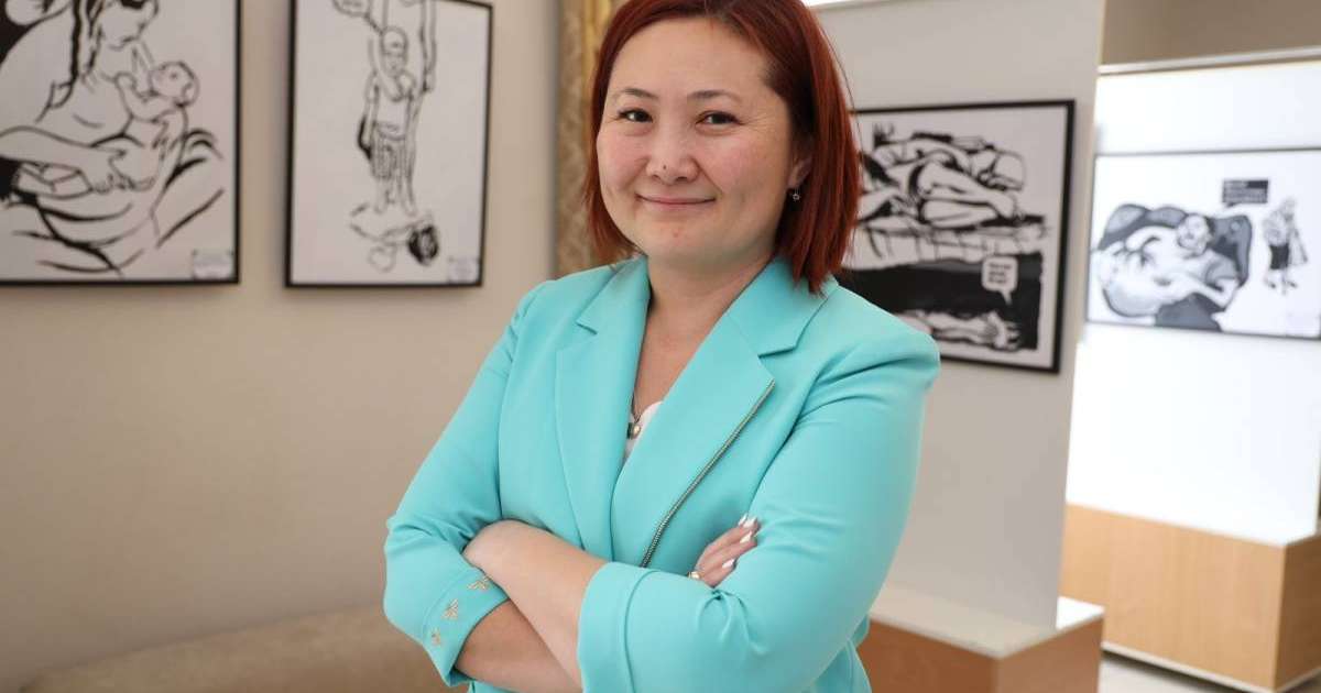 Улан-Удэдегі жалаңаш қыздардың суреттері