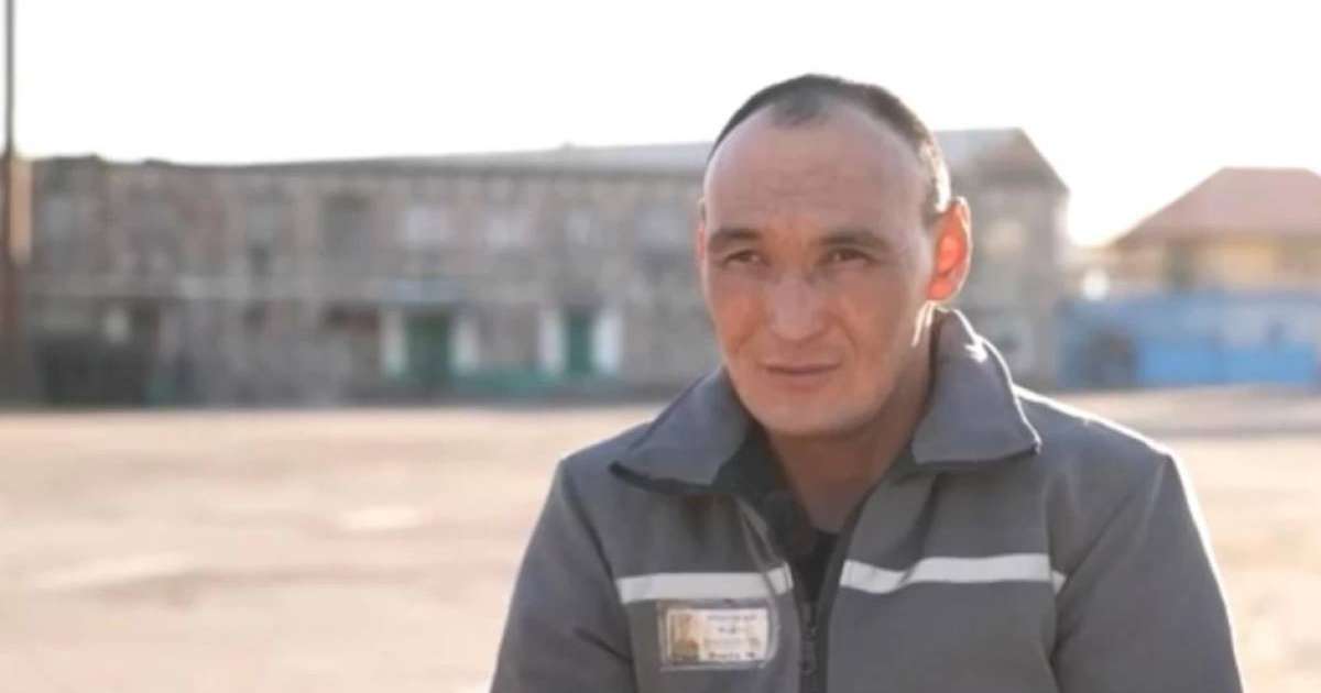 Смотреть порно онлайн, дрочиться күйеуі үшін 1990 жылдардың басындағы ресейлік порно фильм