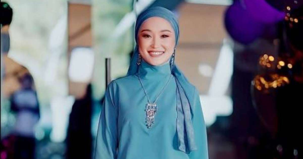 Порно: Ұйқыдағы әйел трахается в жопу