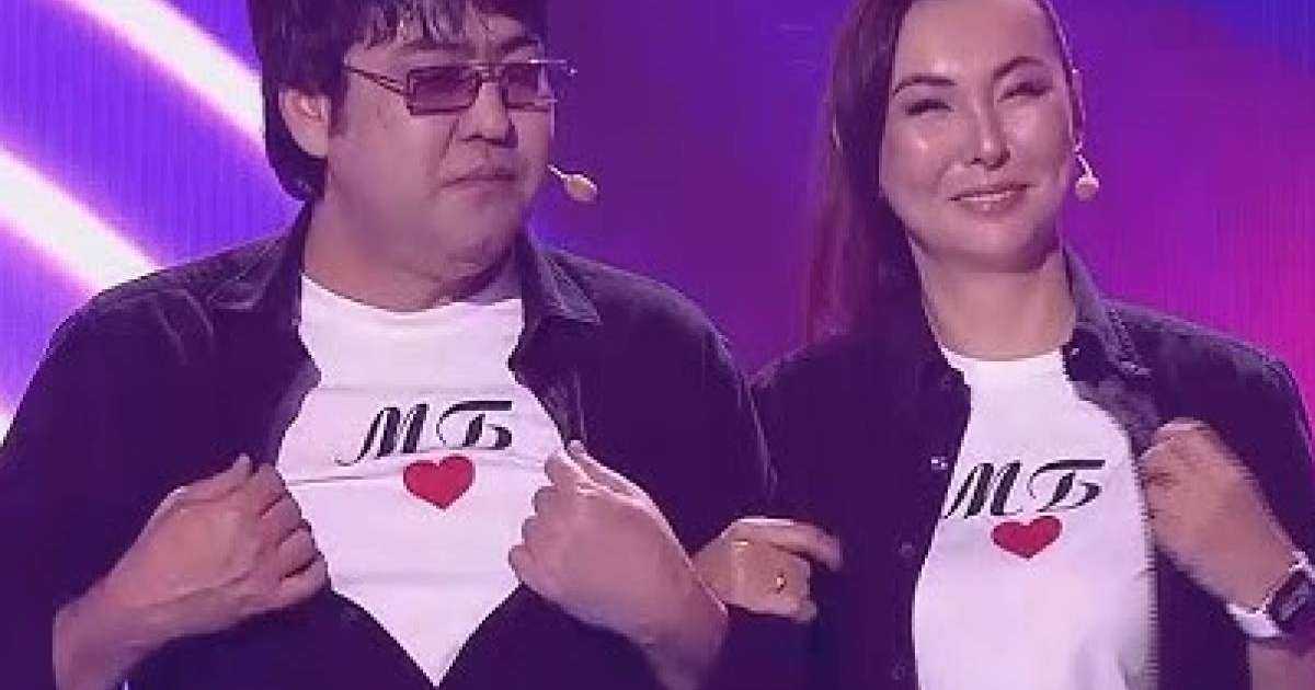 Бастық өз хатшысын жыныстық қатынасқа мәжбүрлеген.