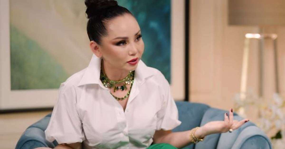 Мулат әйелді есекке сиғызады