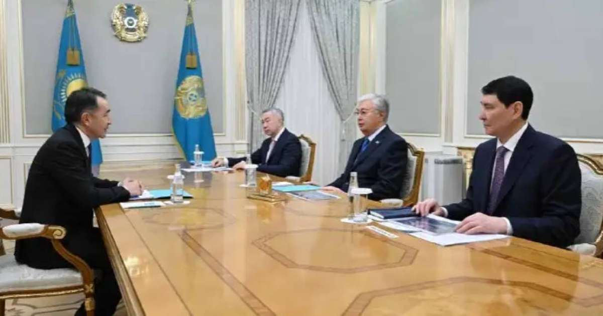 Жалаңаш ұлдардың фотоальбомдары Порнодағы Джордан Бағасы