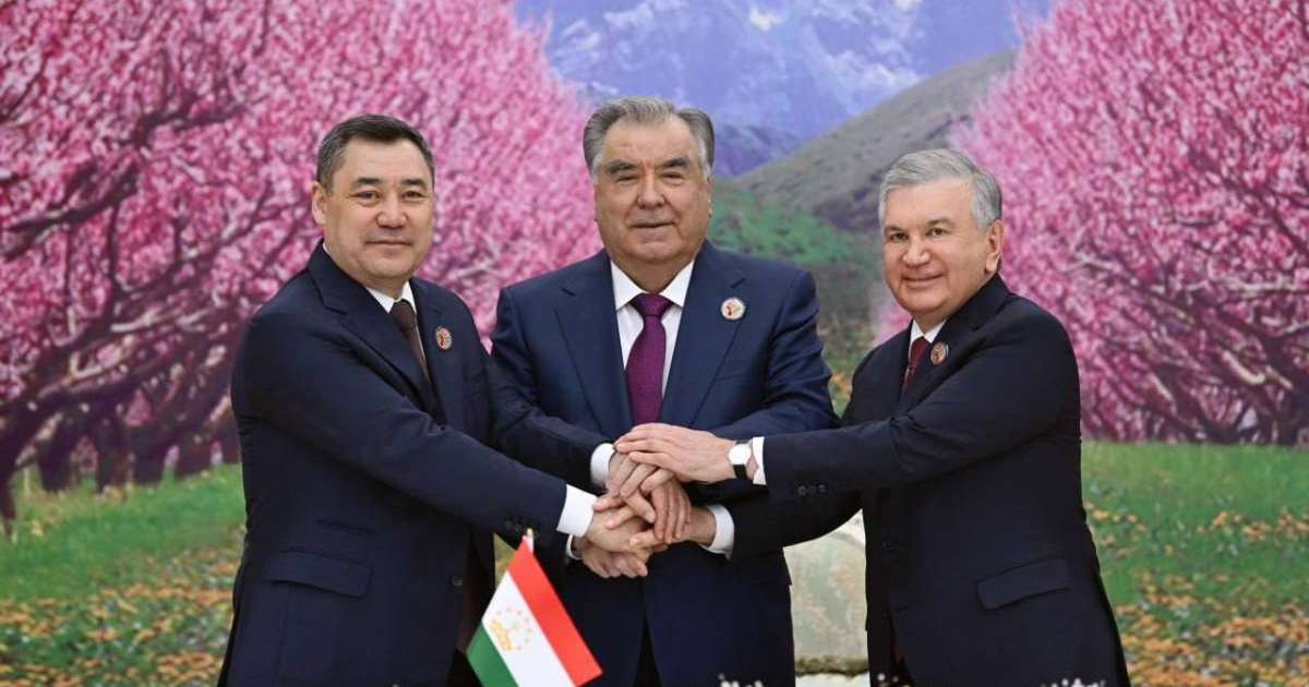 Студенттік порно онлайн көру Сара Шахи порно