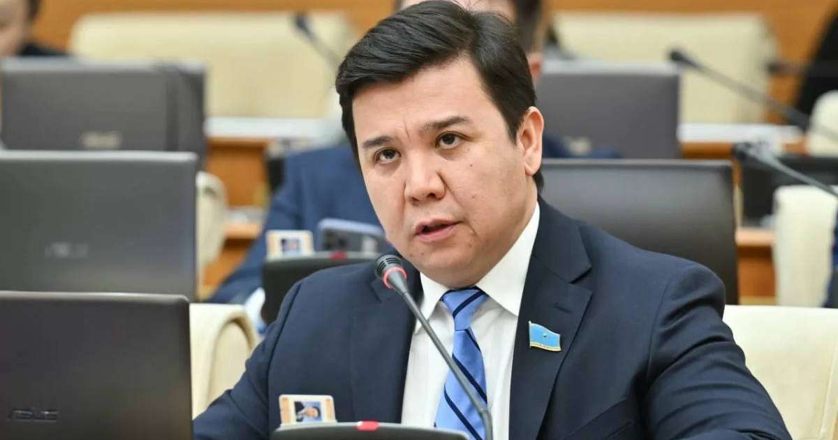 Лейла порно фильмі Марихуана шегуден кейінгі жыныстық қатынас