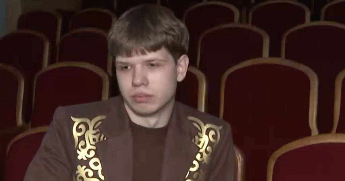 Кира Найтлидің мысық суреті