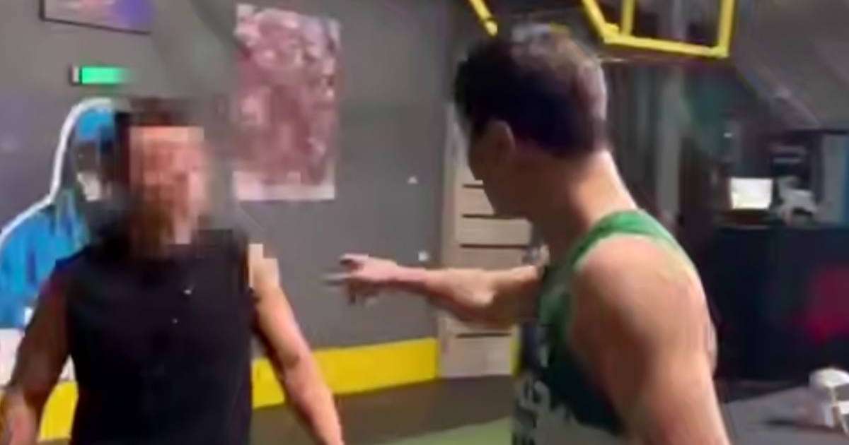 Әйелді екі тесігіне сиғызу