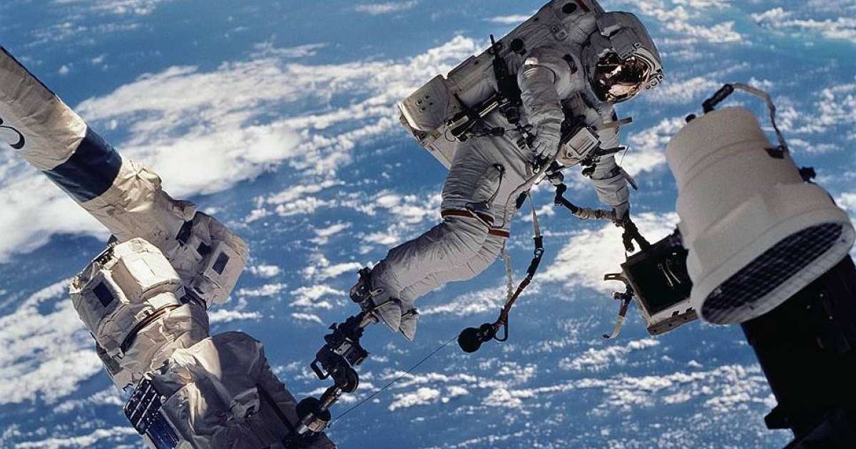 Мега үлкен мүшесі шарлармен жұтып қойды