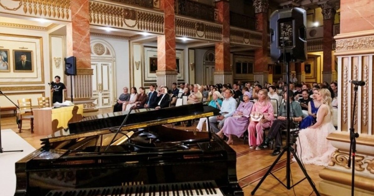 Ермек Серкебаев – 100 жыл: Әншінің өмірі мен шығармашылығы туралы кітап таныстырылды