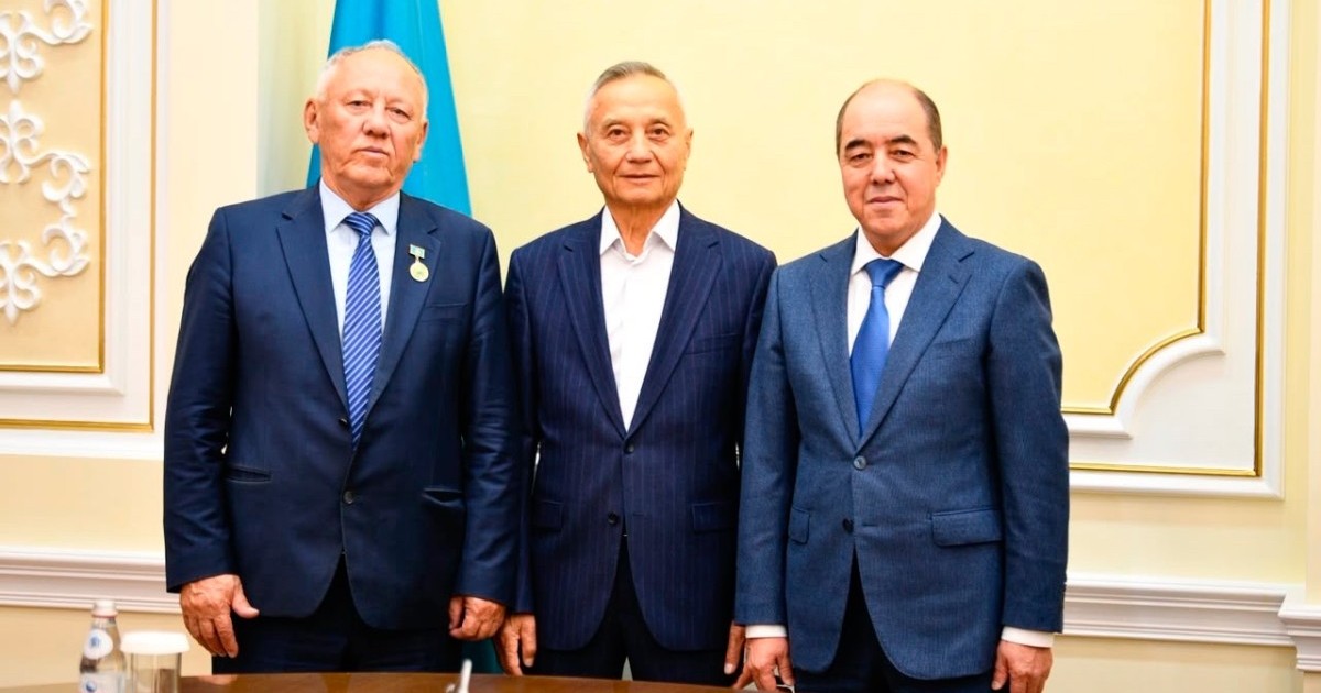 БҚО әкімі республикалық Ардагерлер кеңесінің төрағасымен кездесті