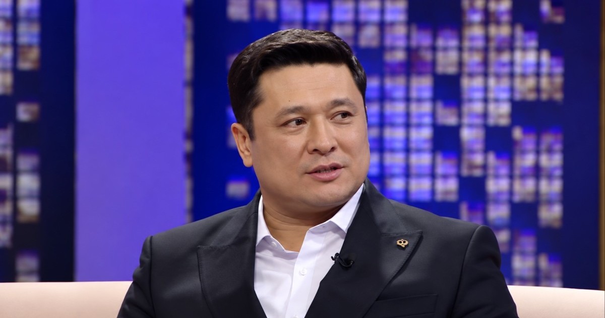 "Екеуміз некелескенбіз деді": Жанатбек Бәйтеков соңынан қалмай қойған әйел туралы айтты