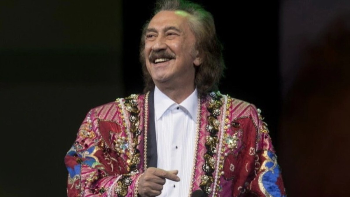 Тоқаев «Ялла» ансамблінің көркемдік жетекшісі Фаррух Закировті құттықтады