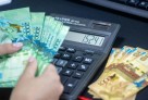 Ең төменгі жалақы өсуі мүмкін: Мобильді аударымдарға қатысты талаптар қайта қарала ма?