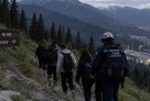 Аюдың даусынан қорыққан жастарға құтқарушылар көмектесті