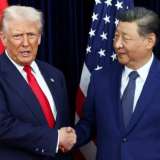 Трамп Қытай басшысымен кездесуден кейін тарифтерді төмендетінін мәлімдеді