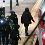 Пойызда пышақпен шабуыл жасалды: 10 адам жарақат алды