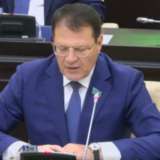 Сенатор Андрей Лукин әскердегі әлімжетікке алаңдаушылық білдірді