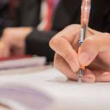 60 жыл тұрса да тіл үйренбеген азамат елден қуылуы мүмкін