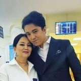 Димаш Құдайбергеннің анасы ұлын қалай еркелетінін айтып қойды (ФОТО)