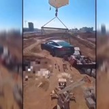 Шымкентте көлігін үй төбесіне шығарып дрифт жасаған жігіт қамауға алынды